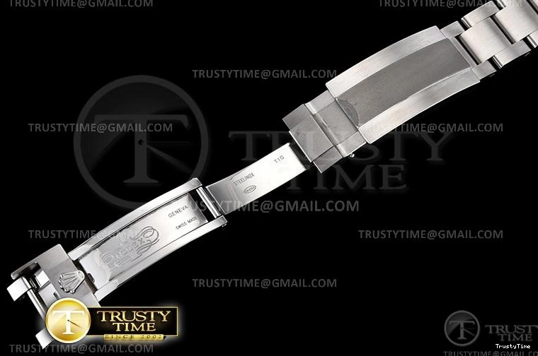 1004 ROLSUB0295B – Submariner Compact 1043